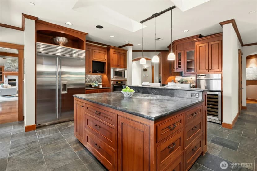 Property photo for 21241 Se 40th Street, Sammamish photo 10