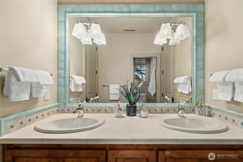 Property photo for 21241 Se 40th Street, Sammamish photo 32