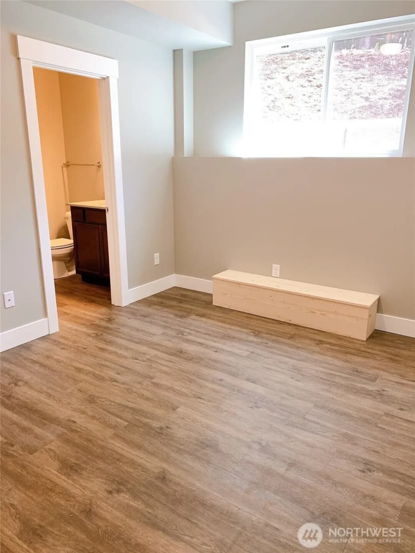Property photo for 1205 E Mcleod Road, Bellingham photo 17