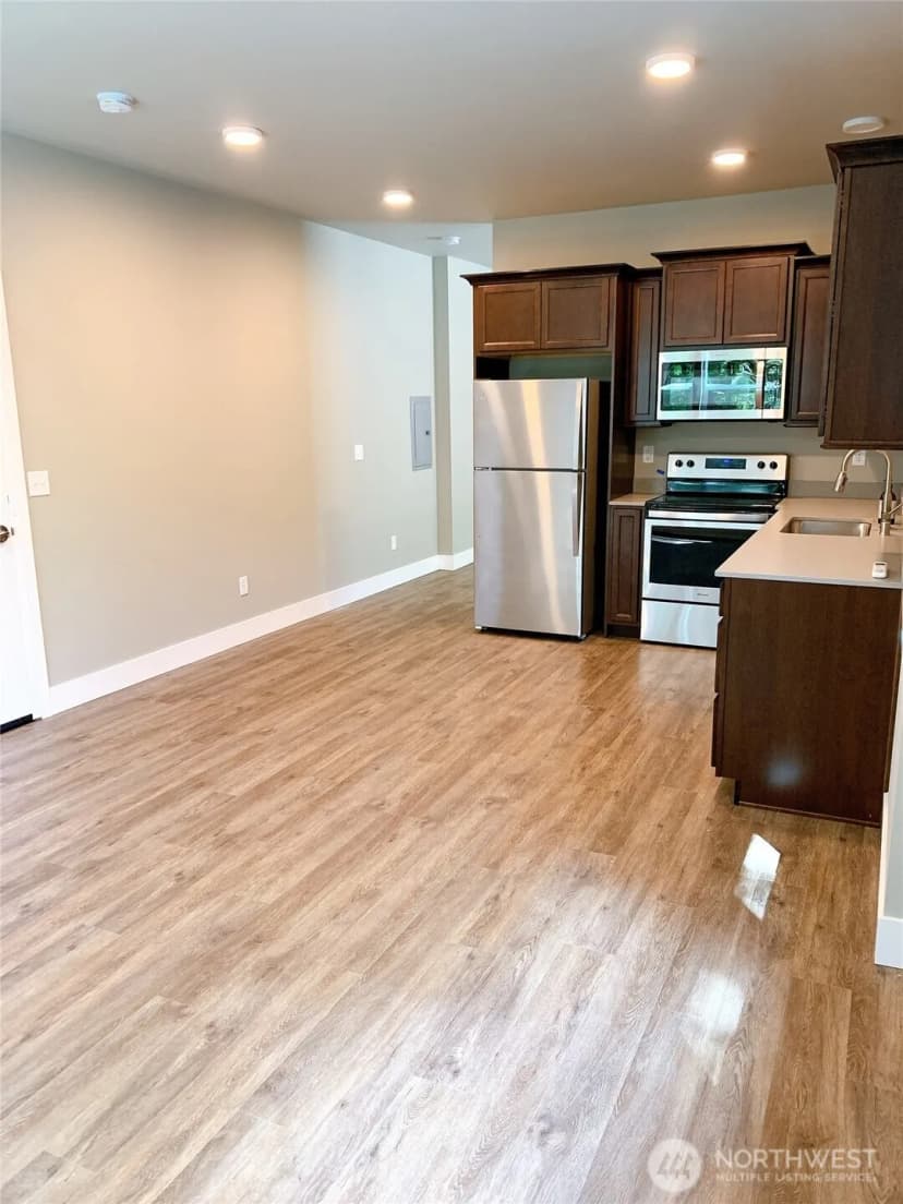 Property photo for 1205 E Mcleod Road, Bellingham photo 14