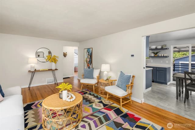 Property photo for 6052 37th Ave Sw, Seattle photo 5