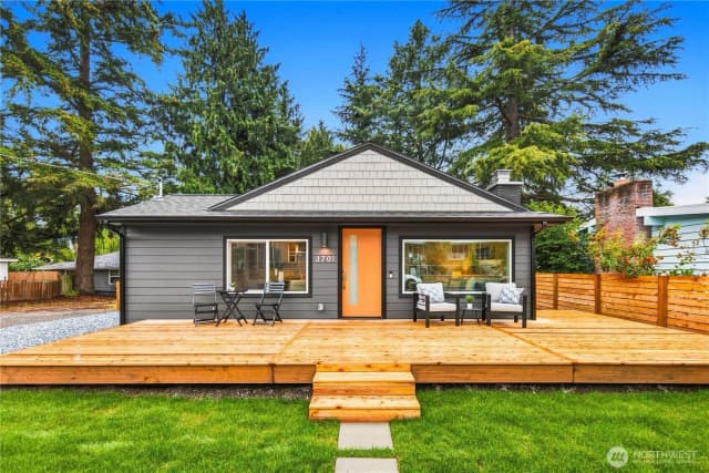 Property photo for 3701 Sw 105th Street, Seattle