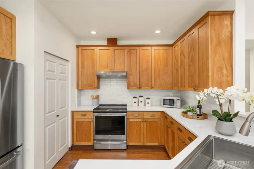 Property photo for 346 Wyatt Way Ne #10, Bainbridge Island photo 12