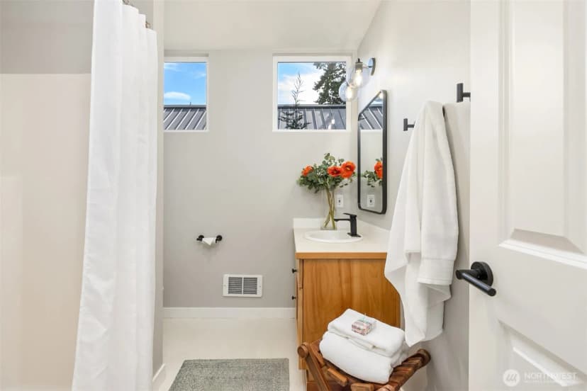 Property photo for 346 Wyatt Way Ne #10, Bainbridge Island photo 19