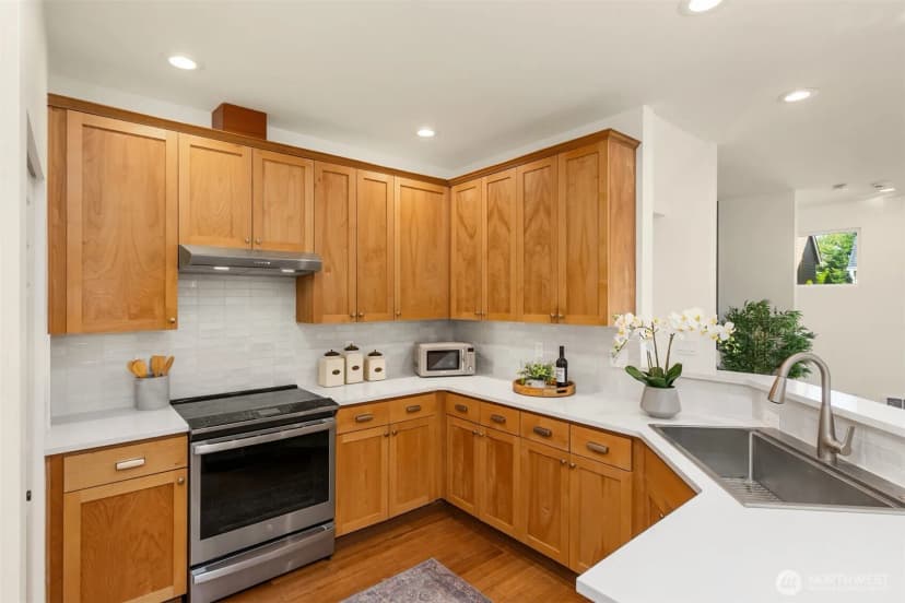 Property photo for 346 Wyatt Way Ne #10, Bainbridge Island photo 13