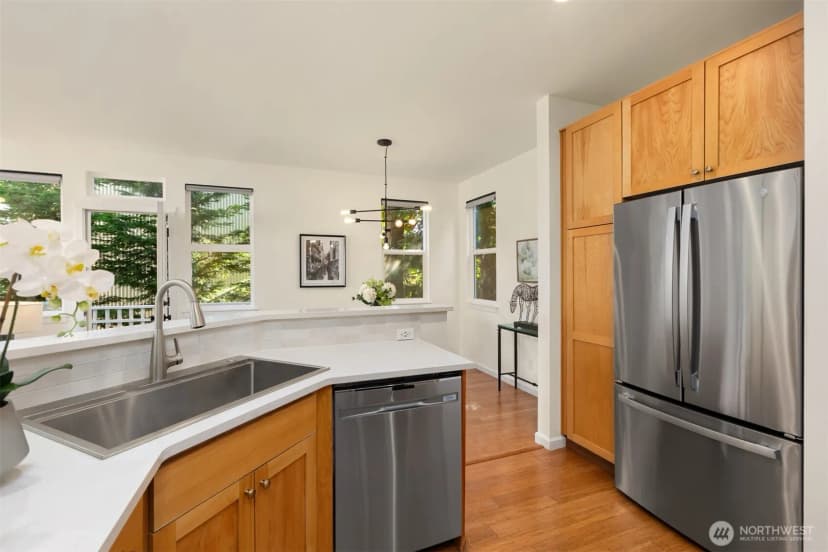 Property photo for 346 Wyatt Way Ne #10, Bainbridge Island photo 10