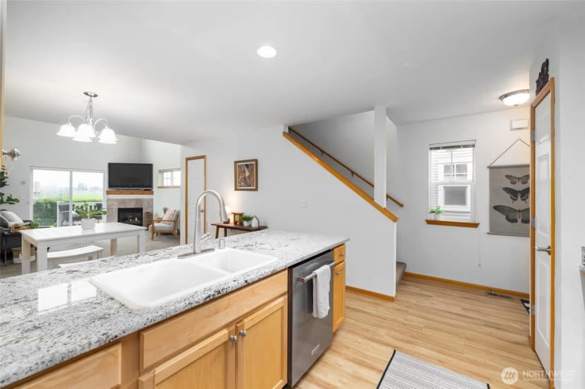 Property photo for 1182 Decatur Circle, Burlington photo 6