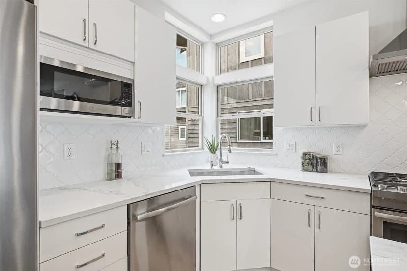 Property photo for 4314 Whitman Avenue N #b, Seattle photo 10