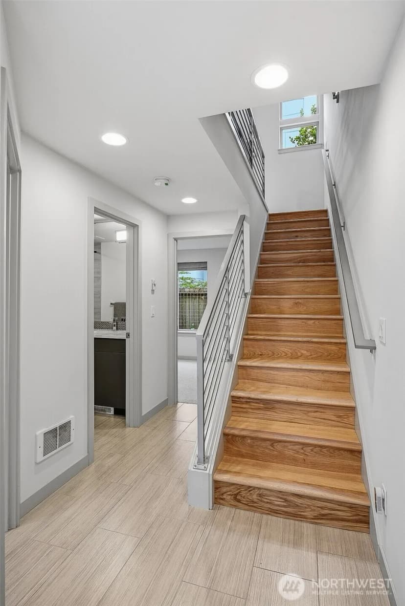 Property photo for 4314 Whitman Avenue N #b, Seattle photo 3