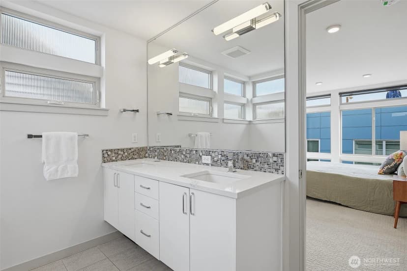 Property photo for 4314 Whitman Avenue N #b, Seattle photo 17