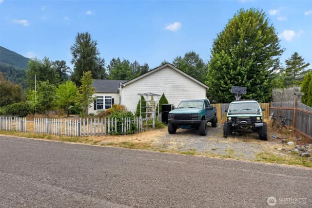 Property photo for 850 W Main Avenue, Morton photo 2