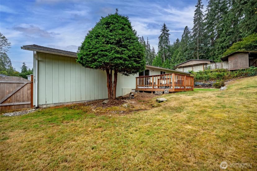 Property photo for 14100 Meridian Drive Se, Everett photo 30