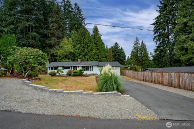 Property photo for 14100 Meridian Drive Se, Everett photo 2