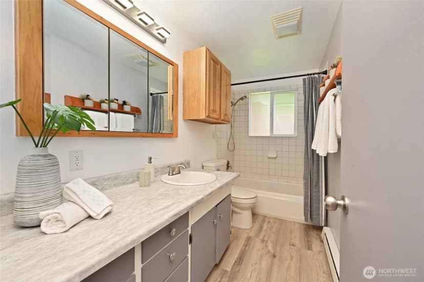 Property photo for 14100 Meridian Drive Se, Everett photo 24