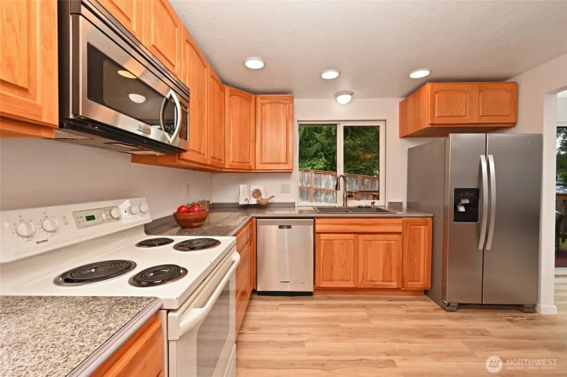 Property photo for 14100 Meridian Drive Se, Everett photo 14
