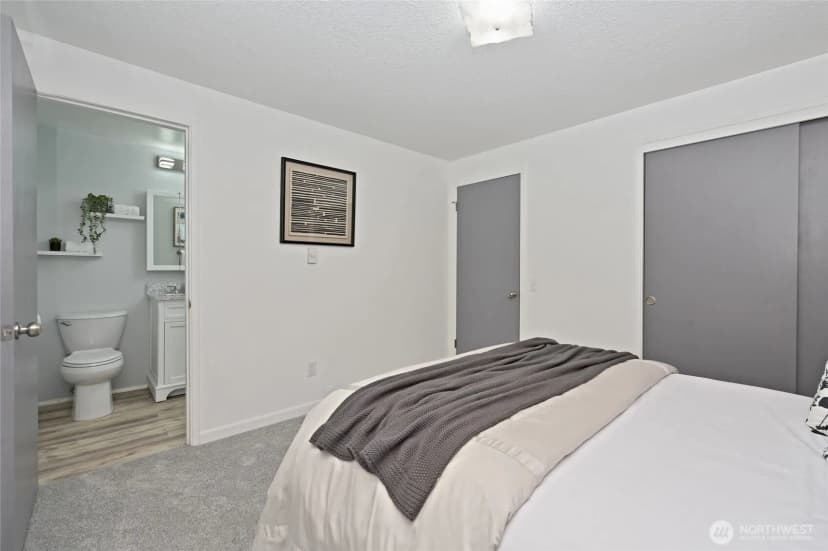 Property photo for 14100 Meridian Drive Se, Everett photo 17