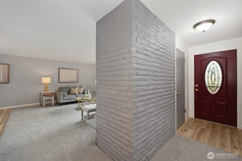 Property photo for 14100 Meridian Drive Se, Everett photo 4