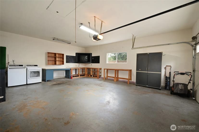 Property photo for 14100 Meridian Drive Se, Everett photo 27