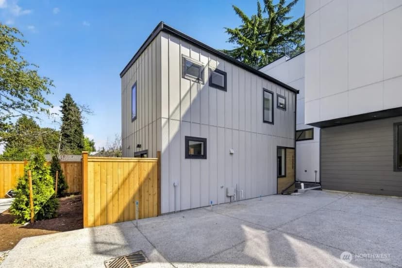 Property photo for 1220 Ne 100th Street, Seattle photo 27