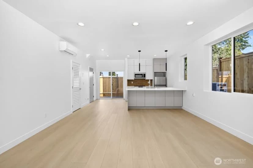 Property photo for 1220 Ne 100th Street, Seattle photo 5