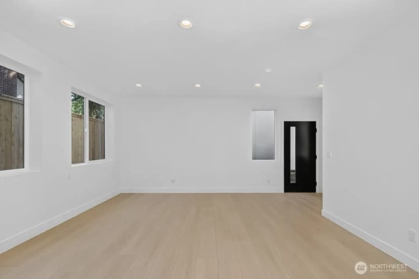 Property photo for 1220 Ne 100th Street, Seattle photo 10