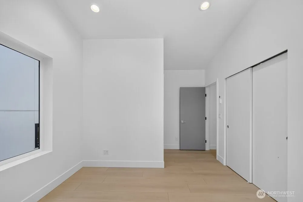 Property photo for 1220 Ne 100th Street, Seattle photo 23