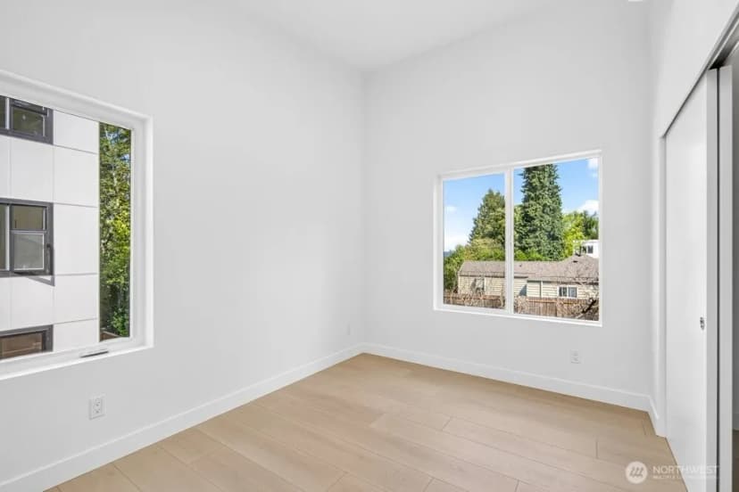 Property photo for 1220 Ne 100th Street, Seattle photo 16