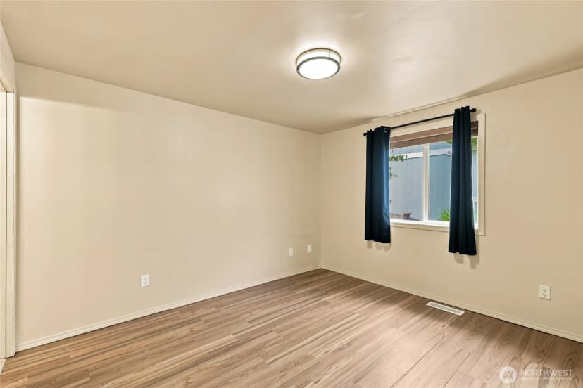 Property photo for 1220 N 12th Road, Mount Vernon photo 12