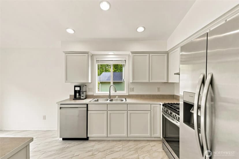 Property photo for 1220 N 12th Road, Mount Vernon photo 5