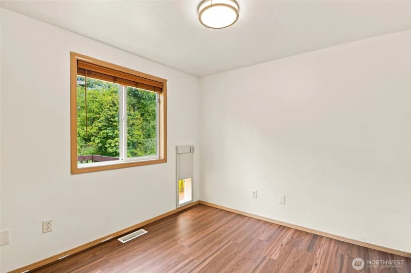 Property photo for 1220 N 12th Road, Mount Vernon photo 14