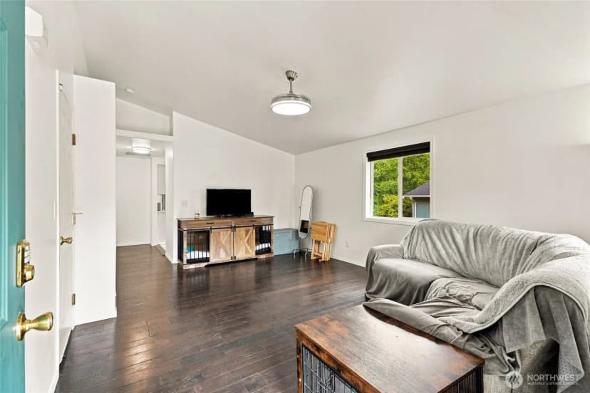 Property photo for 1220 N 12th Road, Mount Vernon photo 10