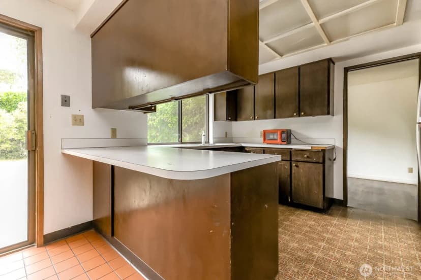 Property photo for 1304 S 286th Street, Federal Way photo 9