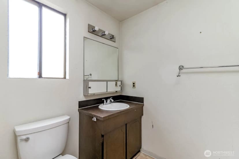 Property photo for 1304 S 286th Street, Federal Way photo 18