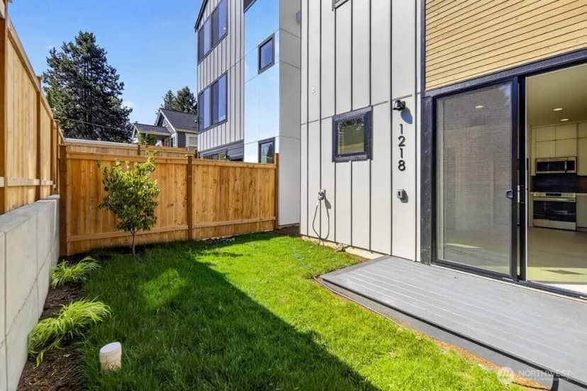Property photo for 1218 Ne 100th Street, Seattle photo 25