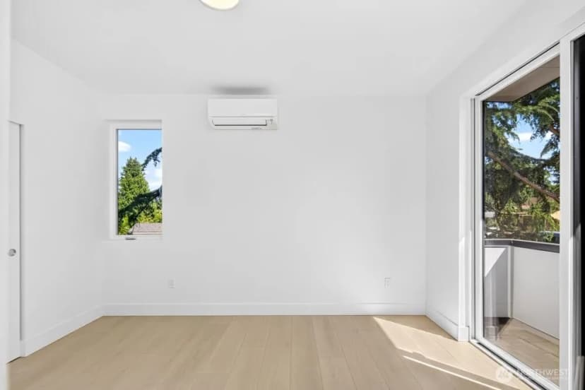 Property photo for 1218 Ne 100th Street, Seattle photo 15