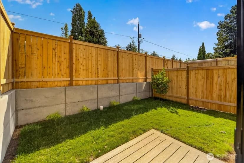 Property photo for 1218 Ne 100th Street, Seattle photo 24