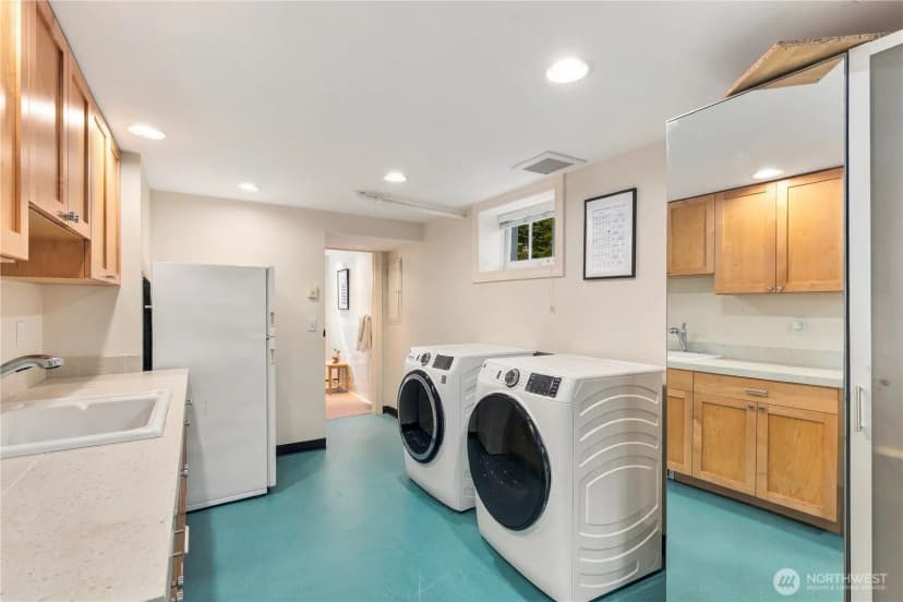 Property photo for 3613 35th Avenue Sw, Seattle photo 36