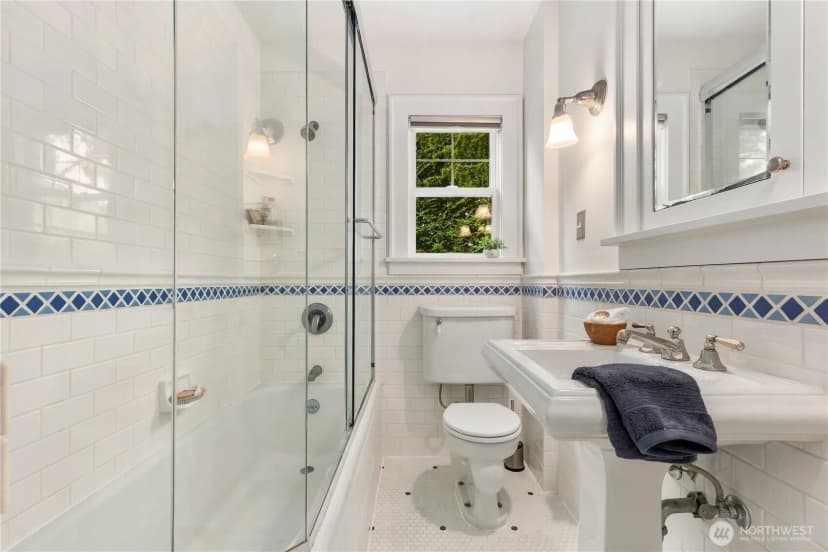 Property photo for 3613 35th Avenue Sw, Seattle photo 16