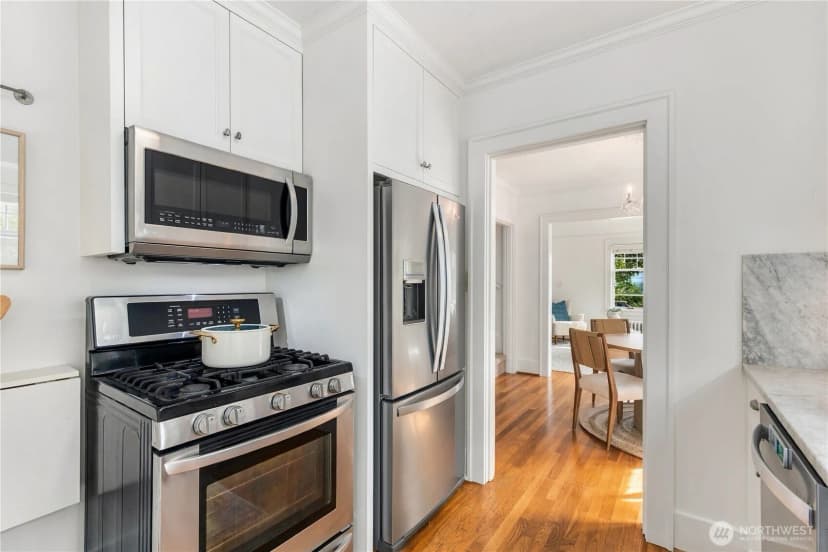 Property photo for 3613 35th Avenue Sw, Seattle photo 15