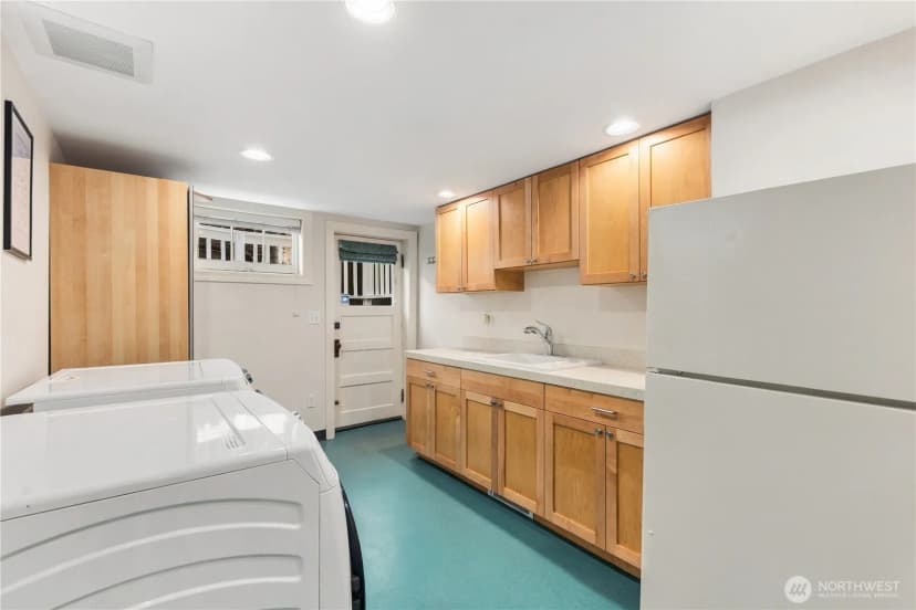 Property photo for 3613 35th Avenue Sw, Seattle photo 35