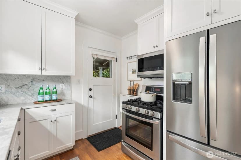Property photo for 3613 35th Avenue Sw, Seattle photo 13