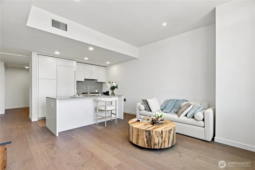 Property photo for 10232 Ne 10th Street #815, Bellevue photo 9