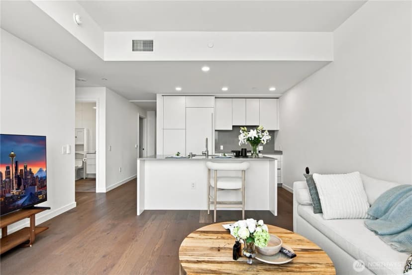 Property photo for 10232 Ne 10th Street #815, Bellevue photo 7