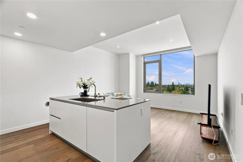 Property photo for 10232 Ne 10th Street #815, Bellevue photo 10