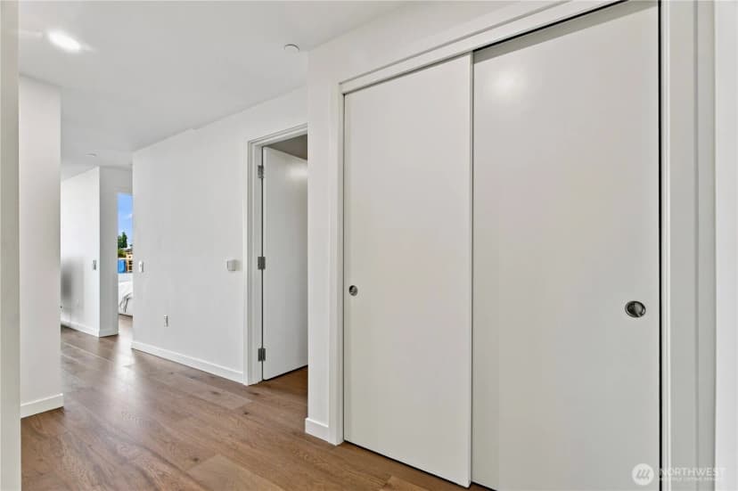 Property photo for 10232 Ne 10th Street #815, Bellevue photo 18