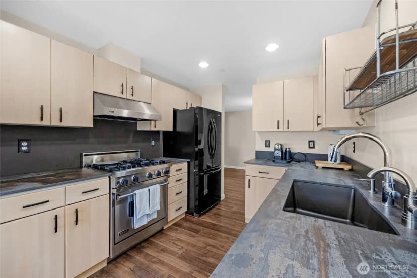 Property photo for 4714 Fairwood Boulevard Ne #601, Tacoma photo 11