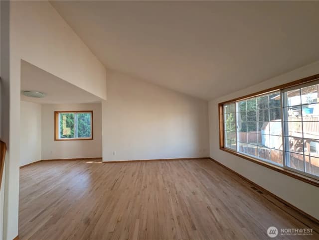 Property photo for 27721 145th Place Se, Kent photo 4