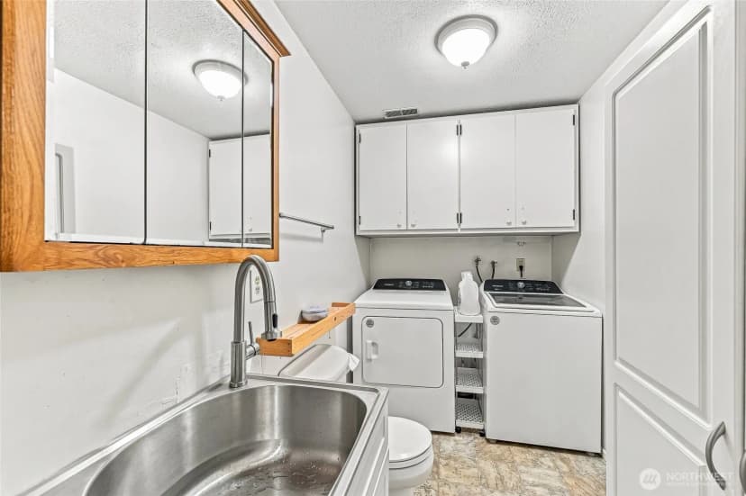 Property photo for 32343 227th Avenue Se, Kent photo 29