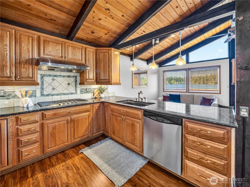Property photo for 30478 227th Place Se, Black Diamond photo 10