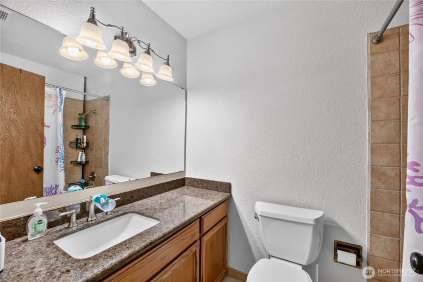 Property photo for 2315 Sw 118th Court, Burien photo 23